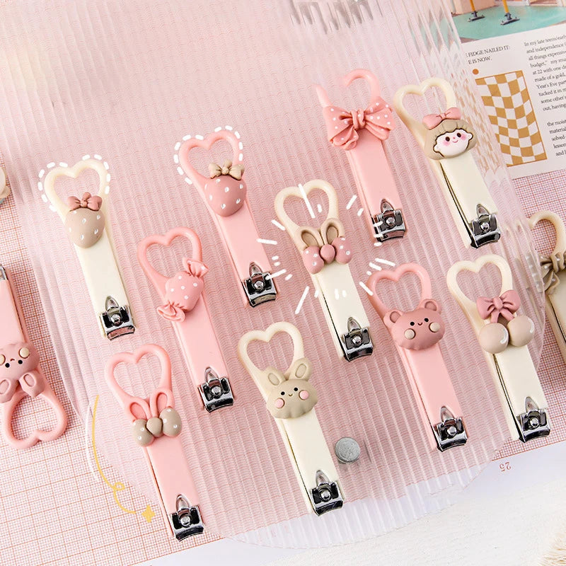 Mini Cartoon heart shaped Nail Clippers (Anti‑Splash, Folding)
